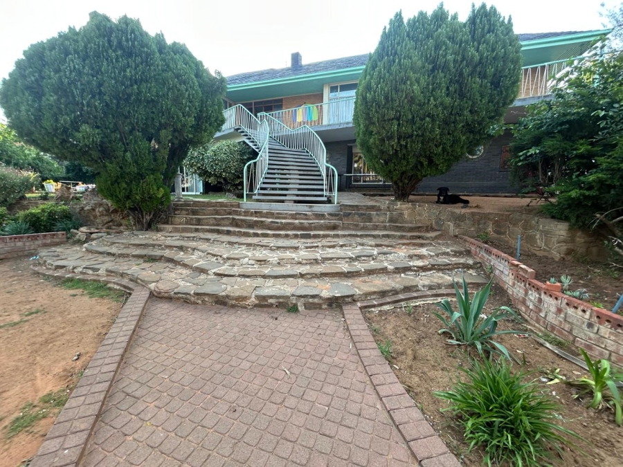 To Let 6 Bedroom Property for Rent in Bayswater Free State